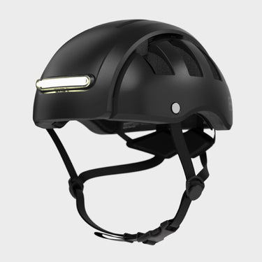 fend-super-plus-bike-helmet-carbon-black-perspective #color_carbon-black