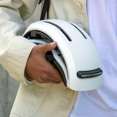 FEND Super+ Lights folding helmet | ultra white #color_ultra-white